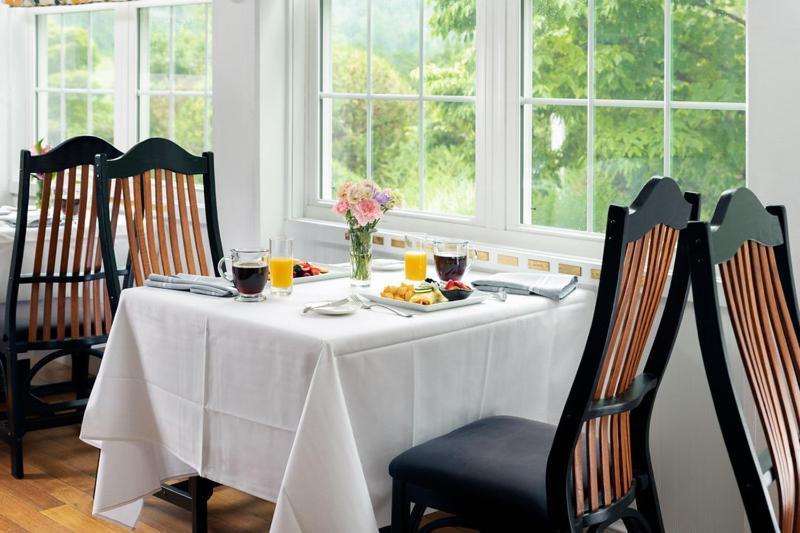 Ashby Inn & Restaurant Paris Екстериор снимка