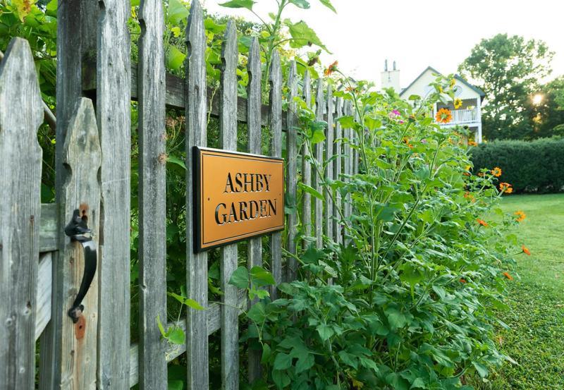 Ashby Inn & Restaurant Paris Екстериор снимка